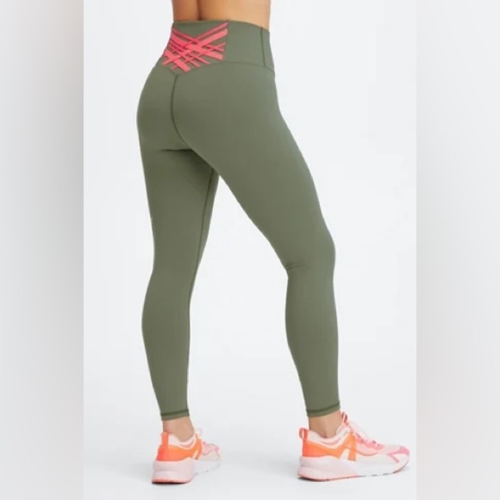 Boost PowerHold® High-Waisted 7/8 Legging Size Medium